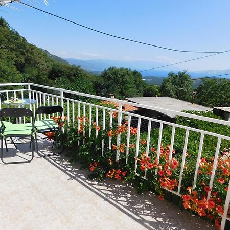 Apartment Varelija Брибир Екстериор снимка
