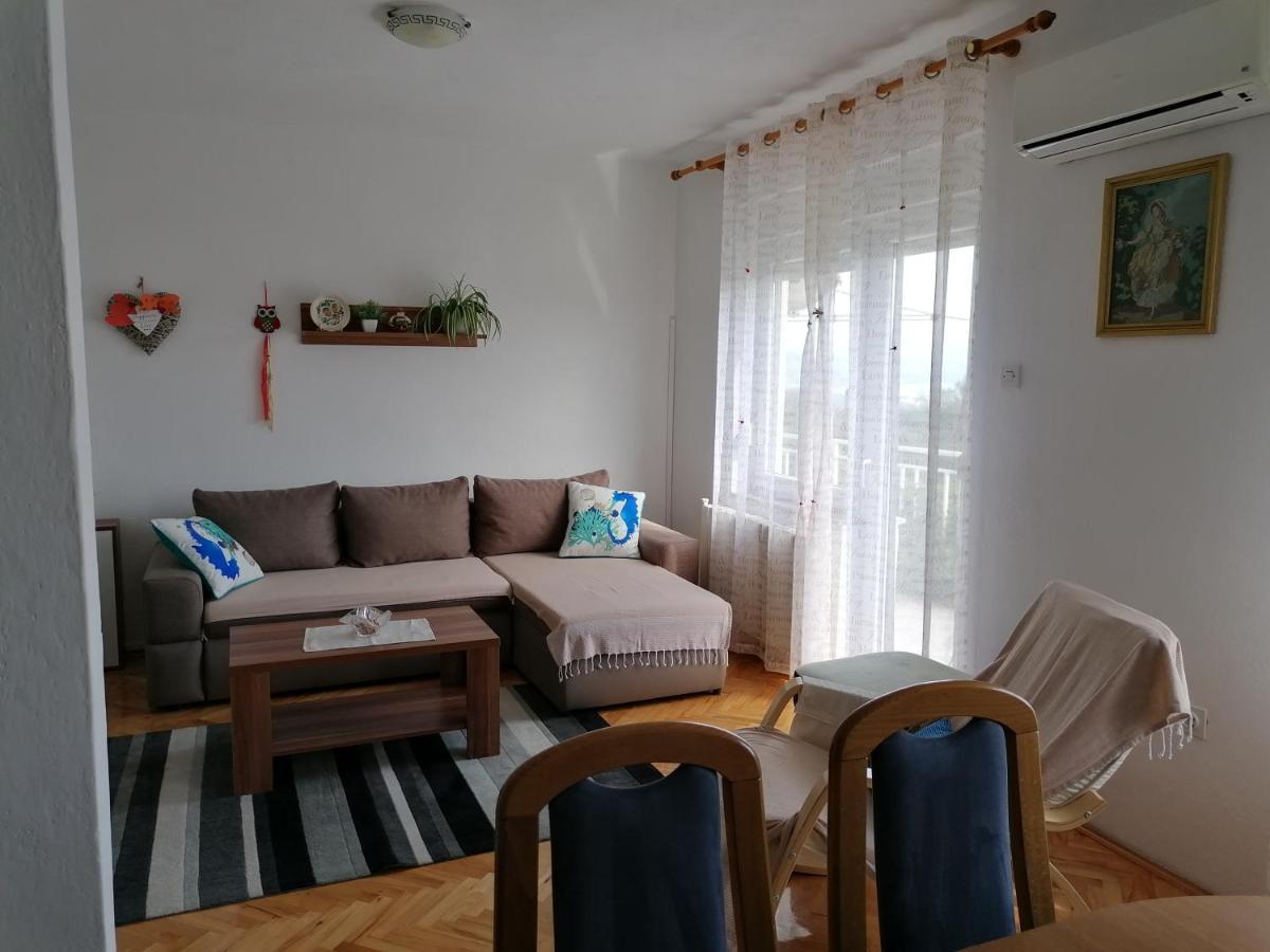 Apartment Varelija Брибир Екстериор снимка