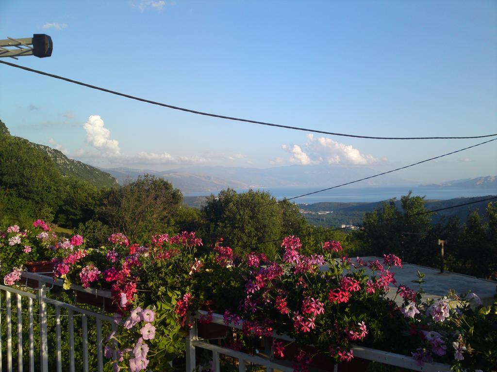 Apartment Varelija Брибир Стая снимка