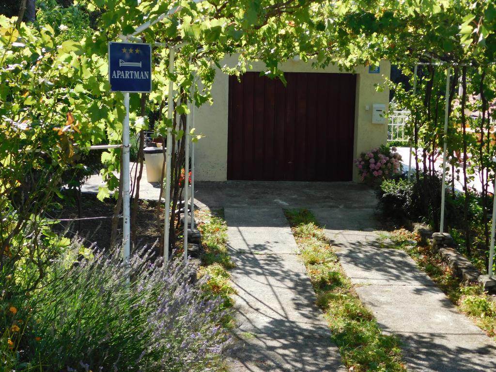 Apartment Varelija Брибир Екстериор снимка